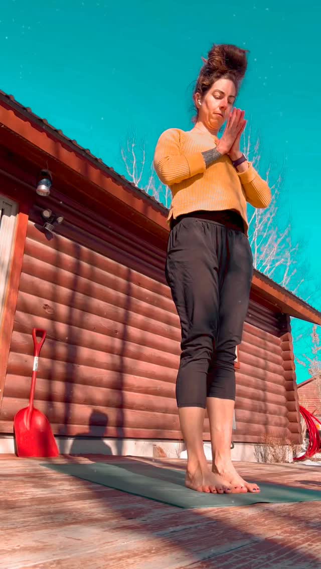No snow in February… we might as well do Sunny Deck Yoga ☀️🧘♀️
At WEST Physical Therapy, we love smart strength and c